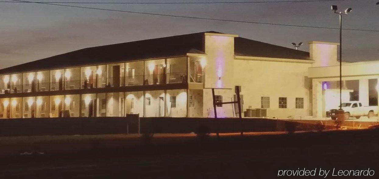Westwood Inn By Oyo Gonzales Tx المظهر الخارجي الصورة