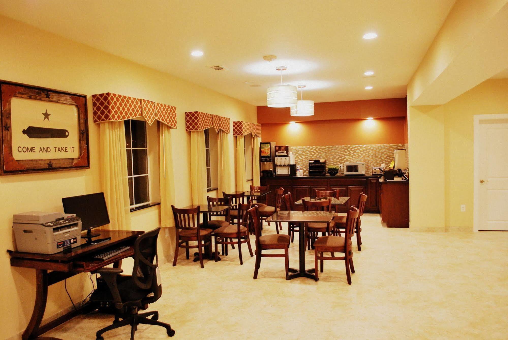 Westwood Inn By Oyo Gonzales Tx المظهر الخارجي الصورة